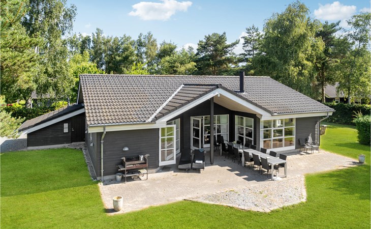 Lovely home in Væggerløse with sauna 1