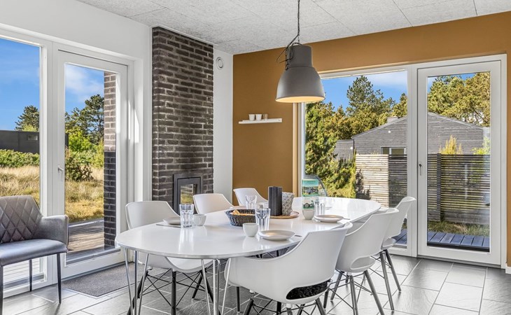 "Hunding" - 2.5km from the sea 1