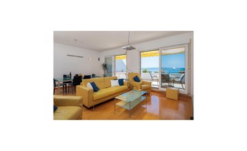 3 bedroom beautiful apartment in Split 2