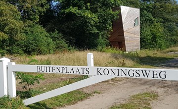 Buitenplaats Koningsweg 70, Follie "BAT" 2