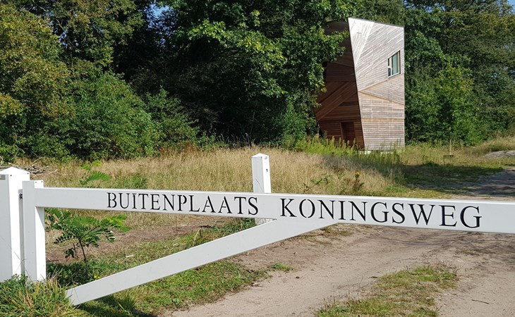 Buitenplaats Koningsweg 70, Follie "BAT" 1