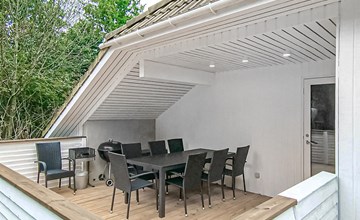 Awesome home in Oksbøl with kitchen 2