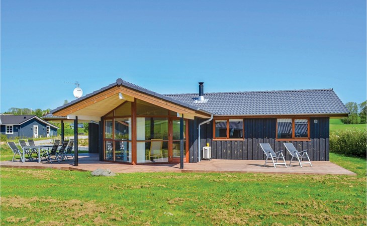 Stunning home in Rønde with kitchen 1