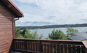 Awesome home in Kolnes 3
