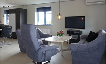 Amazing home in Klemensker with WiFi 3