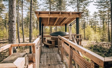 Treetop mit Hot Tub 3