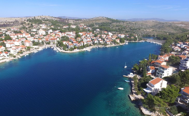 Villa Felicita für 12 Personen in Zaboric 1