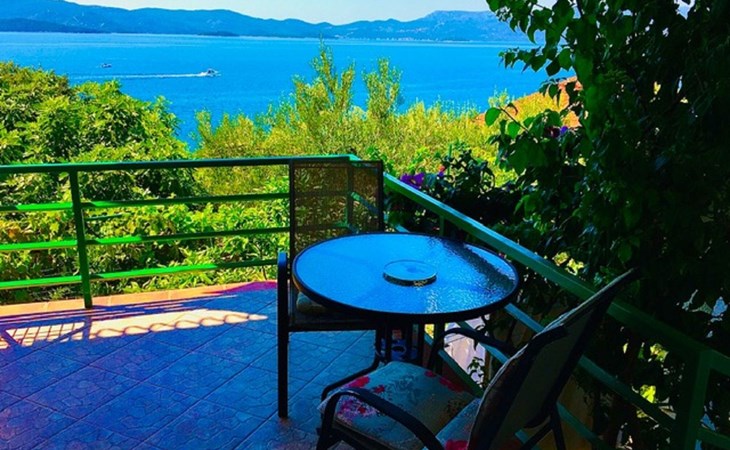 für drei Personen 1