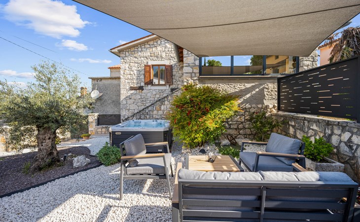 4 bedroom nice home in Vlasici - Krsan 1