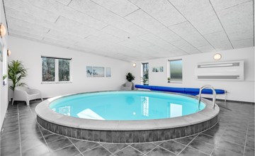 Lovely home in Rønde with WiFi 2