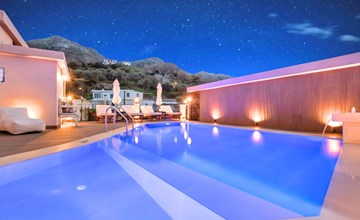 Petralis Luxus Villa Pool Whirlpool 2