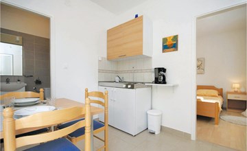 Awesome apartment in Raslina 2