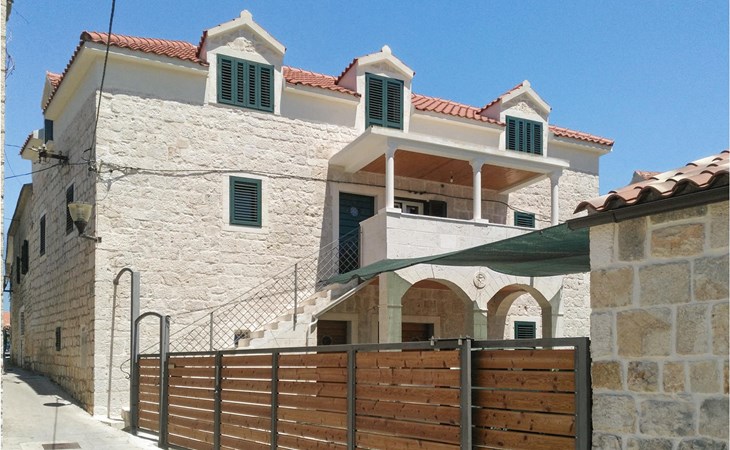 Gorgeous apartment in Slatine with WiFi 1
