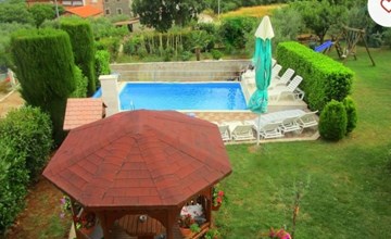 mit beheiztem Pool 2