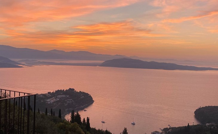 Prächtige Villa in spektakulärer Lage 1