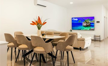 Stunning home in Donji Prolozac 3