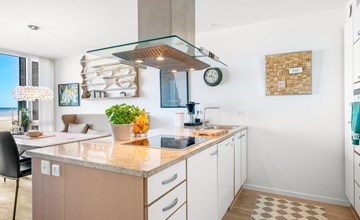 "Eleanore" - 25m from the sea 2