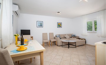 Gorgeous apartment in Malinska with swimming pool 3
