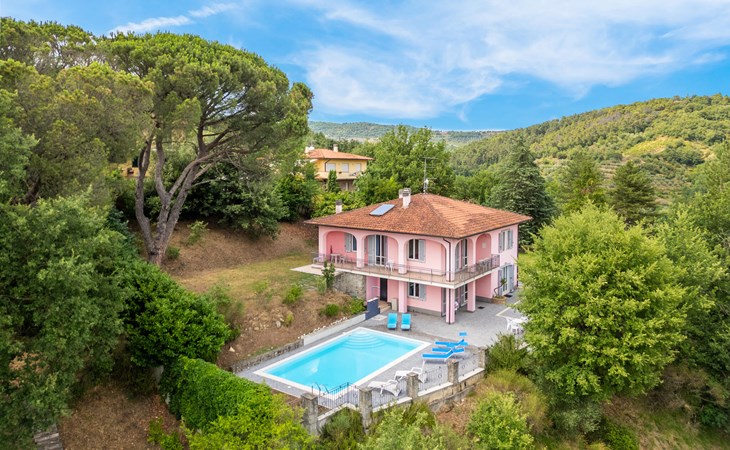 Awesome home in Capolona 1