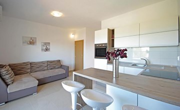 Lovely apartment in Makarska with lake view 3