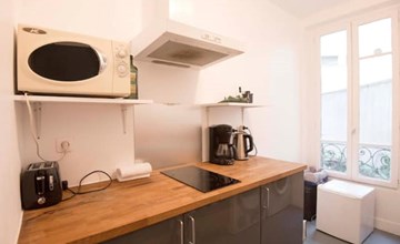 Zimmer mit Badezimmer 3