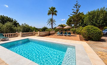 Awesome home in Manacor with private swimming pool, can be inside or outside 2