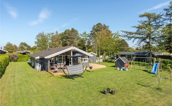 Haustierfreundliches Haus in Bogø By. 1