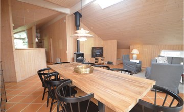 Nice home in Væggerløse with kitchen 3