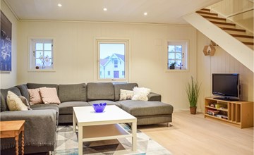 Nice home in Sandve with house sea view 2