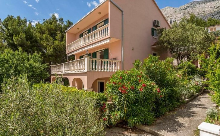 Charmantes Ferienhaus in Medići mit Privatem Pool 1