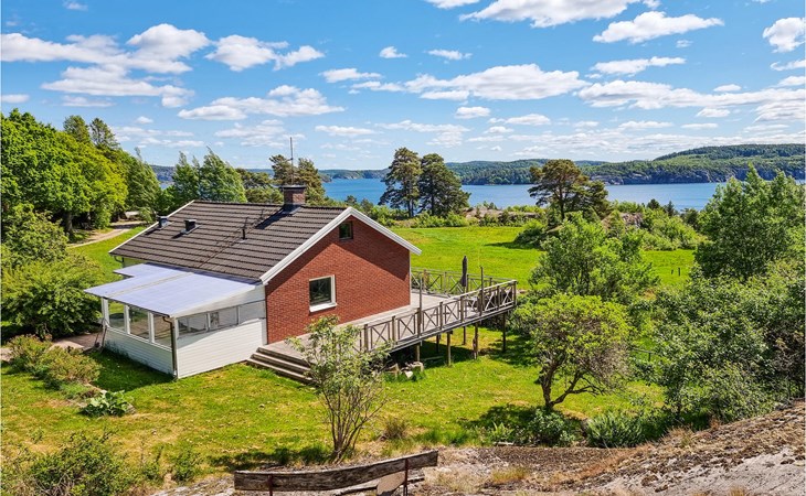 2 bedroom awesome home in Brastad 1