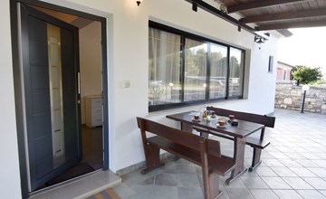 Zweizimmerwohnung mit großer Terrasse in Grupija bei Umag 2