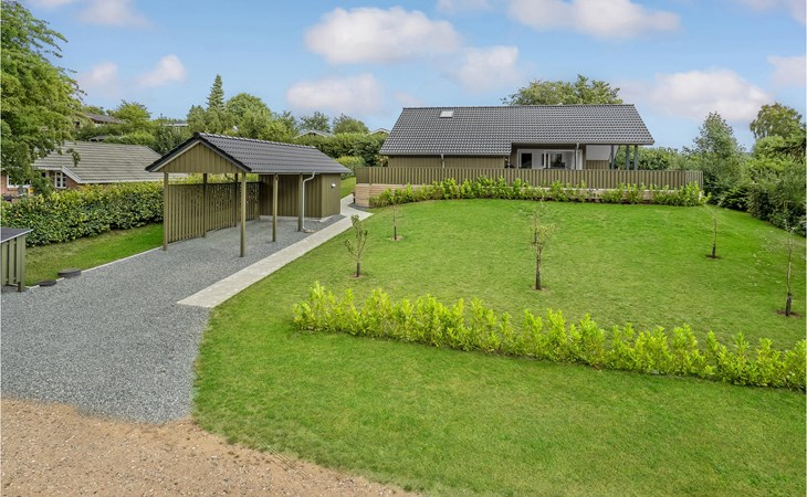 3 bedroom beautiful home in Hejls 1