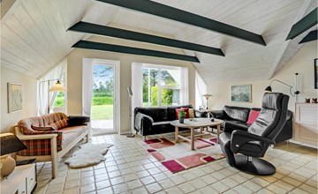 Nice home in Blåvand with kitchen 3