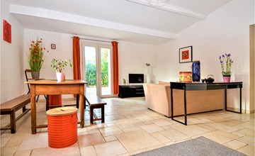 2 bedroom beautiful home in Tavel 3