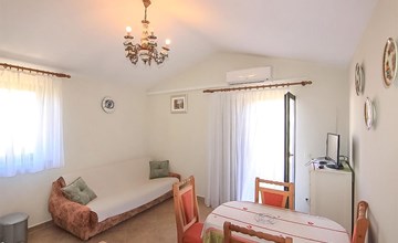 1 bedroom cozy apartment in Nin 3