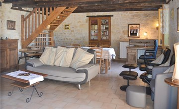 Awesome home in La-Chapelle-Saint-Jean 2