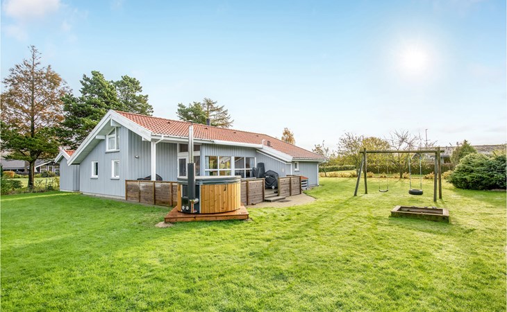 4 bedroom pet friendly home in Sydals 1