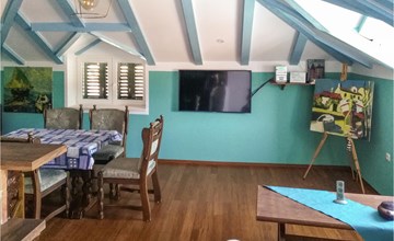 Cozy apartment in Slatine with WiFi 3