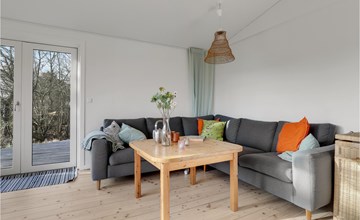 Cozy home in Nexø with house sea view 3