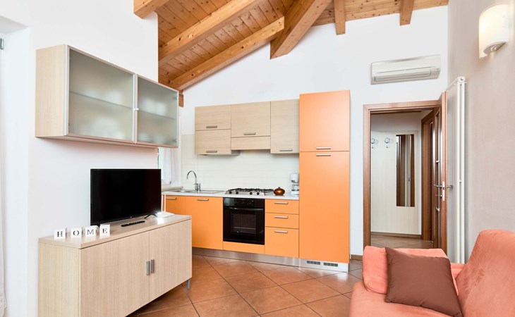 Schönes Dachgeschosszimmer mit großem Balkon BV5 1