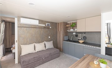 2 bedroom gorgeous home in Brodarica 3