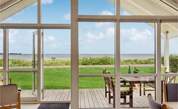 2 bedroom beach front home in Sjølund 2