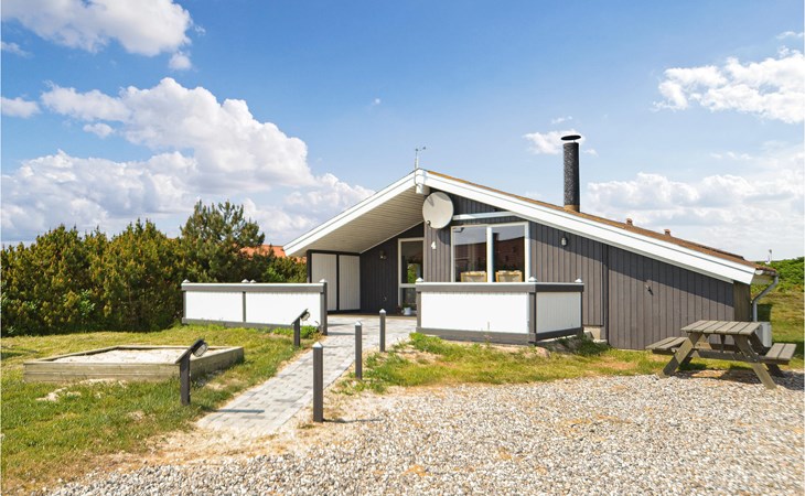 Awesome home in Hvide Sande with sauna 1