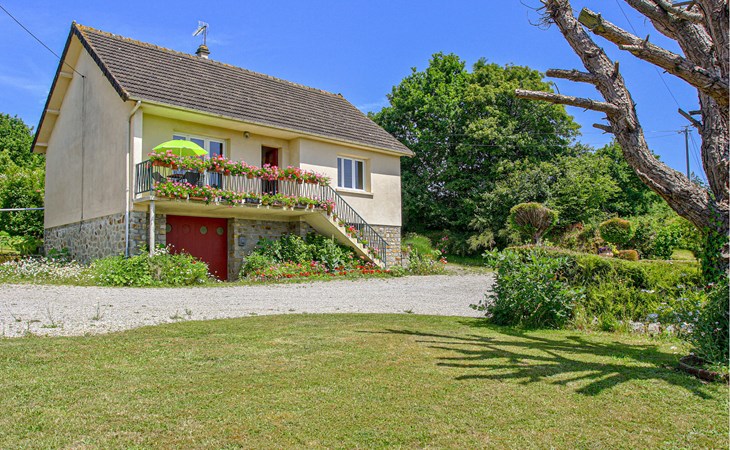 Holiday Home in Montsernelle 1