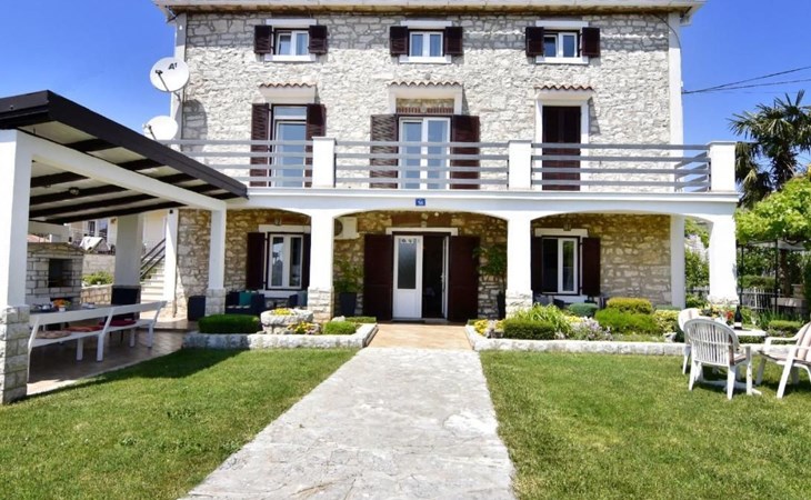 Große Wohnung in Umag mit Großem Garten und Meerblick 1