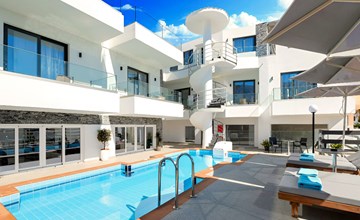 Pnoe Beachside Suite 2