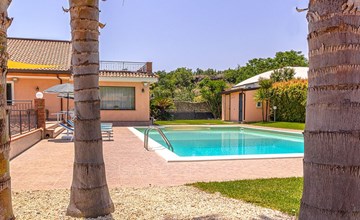 Ferienvilla 'Villa Aura' mit Pool 2