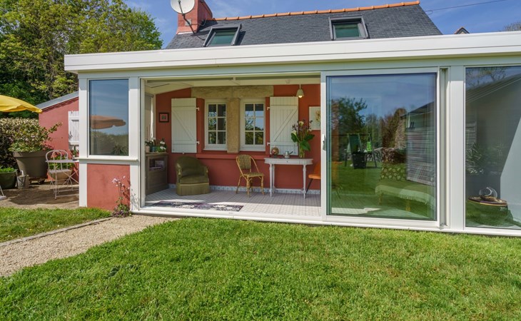 Between Earth and sea 1