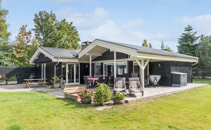 Amazing home in Væggerløse with WiFi 1
